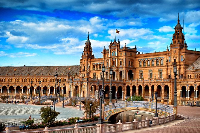 Horse and Carriage Sightseeing Tour in Seville - Starting at Hotel Alfonso XIII