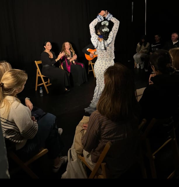 Intimate Flamenco: Exclusive Experience in Sevilla - A small Seville room with flamenco at arm’s length