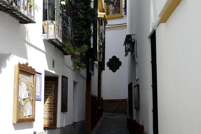 Jewish Heritage Tour - Hotel Las Casas de la Judería and a smart evening tip
