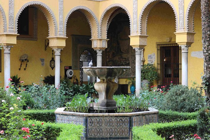 "Las Dueñas" Palace ticket + Audioguide - Architecture, antiques, and personal mementoes