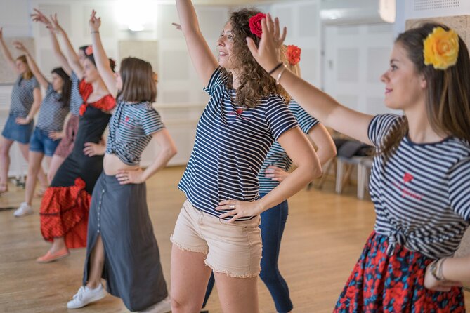 Learn Flamenco in 90 minutes - Gift flower - Key points to know before booking