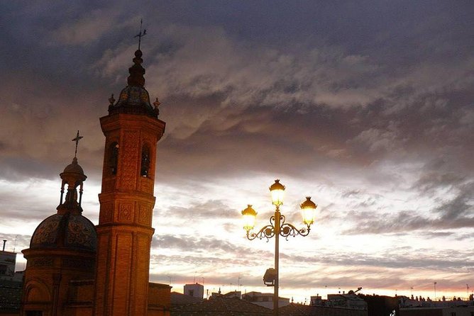 Legends of Triana Walking Tour in Spanish - Calle Betis and the riverfront