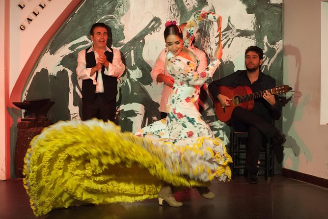 Los Gallos Flamenco Show Admission Ticket - Why Los Gallos feels like a real Seville evening