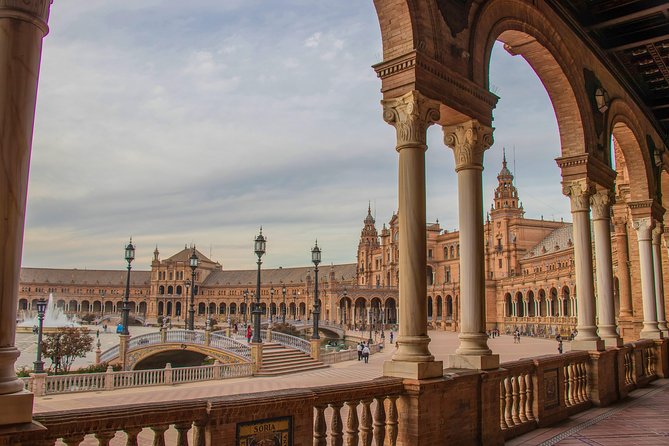 Monumental Economic tour with booking fee Seville - The former tobacco factory and Carmen