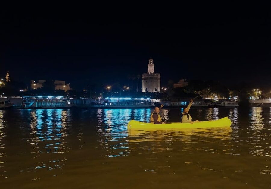 Night Kayak: Historic Seville, Triana and La Cartuja - Why Seville looks different from a kayak at night