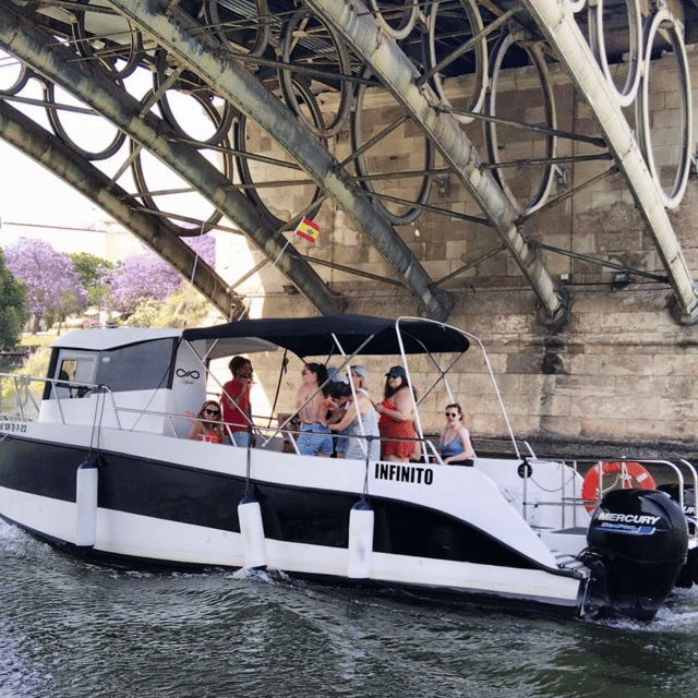 Private boat trip on the Guadalquivir - Plaza de España and María Luisa Park from the river