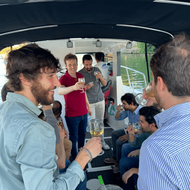 Private boat trip on the Guadalquivir - Starting beside San Telmo Bridge