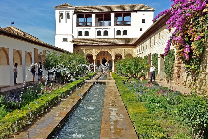 Private Granada Day Trip including Alhambra and Generalife from Seville - Free time for tapas, shopping, and a breather
