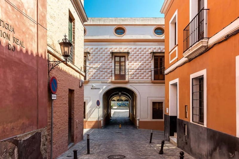 Private Guided Tour of Complete Seville and Jewish Quarter - Key points at a glance