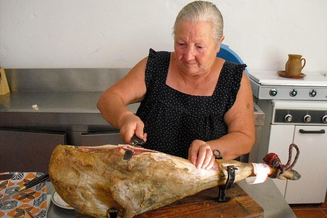 Private Iberian ham tour to the Sierra de Aracena - Lunch in Aracena, with ham taking center stage