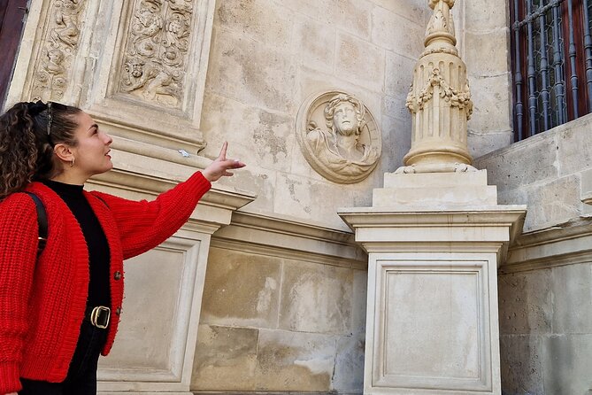 Private Monumental Walking Tour in Seville - Carmen’s guiding style and communication