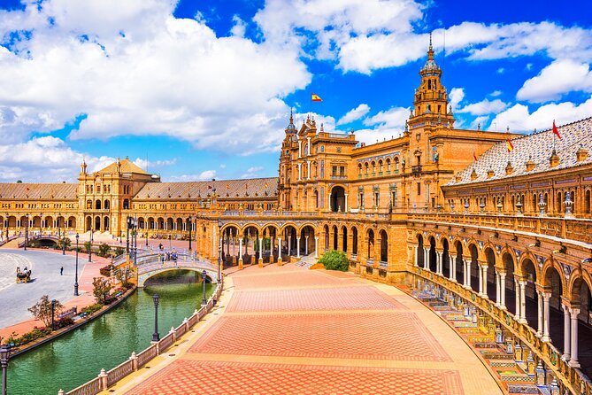 Private Monumental Walking Tour in Seville - Seville Cathedral and the Giralda’s layered past