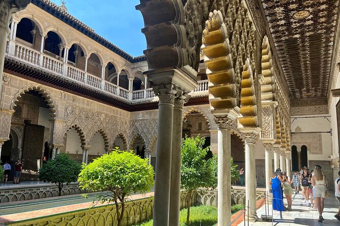 Private Tour Alcazar Seville Cathedral and Giralda Tower Climb - Santa Cruz, Seville’s old Jewish quarter