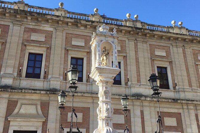 Private tour of Seville highlights - Plaza del Triunfo puts Seville’s icons in one frame