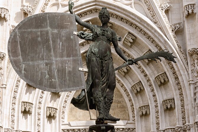 Private Tour of the Cathedral and Giralda of Seville - Meeting point, pickup, and timing