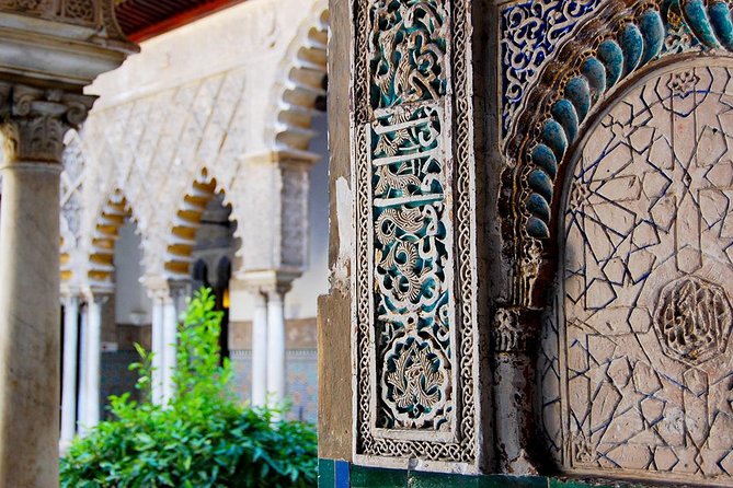 Private tour One day in Seville - General Archive of the Indies and the story between monuments