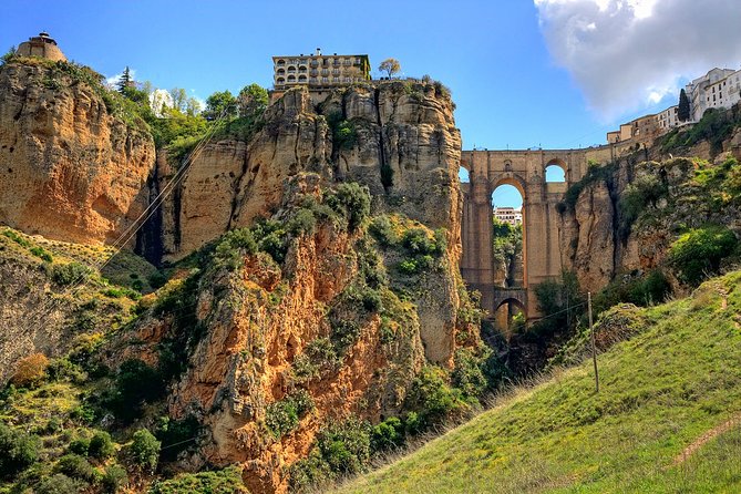 Private Tour Ronda and White Villages from Seville - Lunch and narrow streets in Grazalema