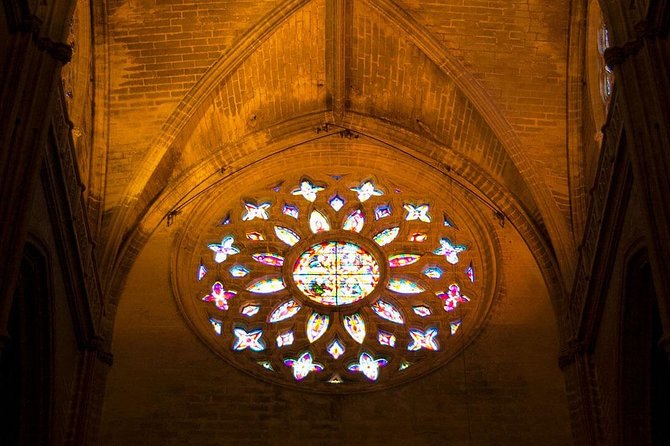 Private visit to the Alcazar and the Cathedral of Seville - Private pricing and the real cost