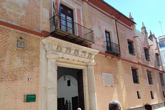 Private visit to the Jewish Quarter of Seville (Sta. Cruz and San Bartolomé Neighborhoods) - What Clara Alarcón adds to the walk