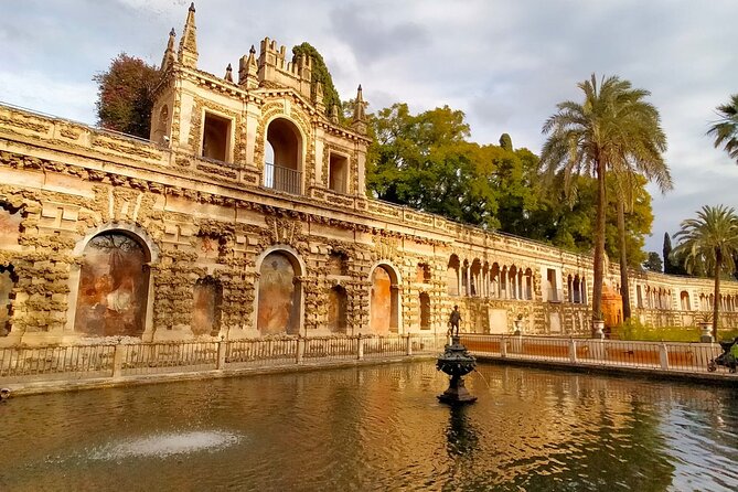 Private Walking Tour Alcazar and Cathedral in Sevilla - The Royal Alcazar, 90 minutes of changing styles