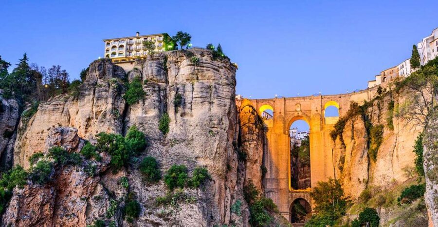Pueblos Blancos & Ronda: Private Full-Day Tour from Seville - Ronda and the Puente Nuevo
