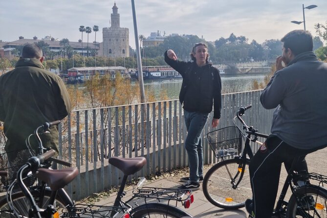 Rent your bike in Seville - Exploring parks, plazas, and orange-tree streets