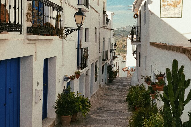 Ronda and White Villages from Seville-Small Group - Setenil de las Bodegas beneath the rock