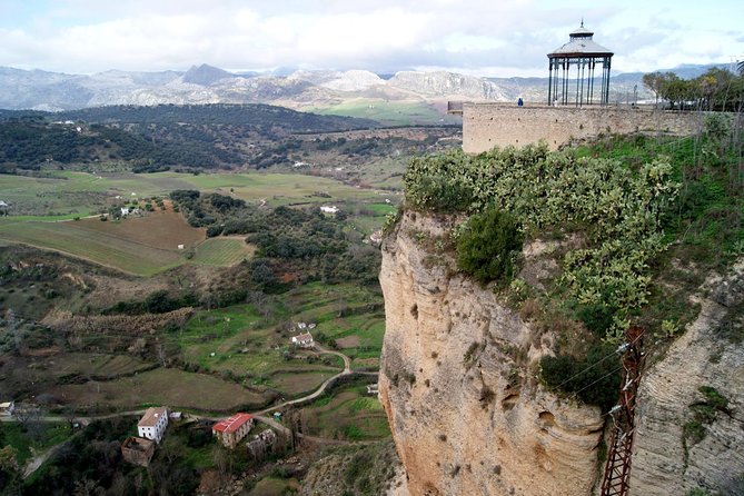 Ronda and White Villages Guided Day Tour from Seville - What the private format is really worth