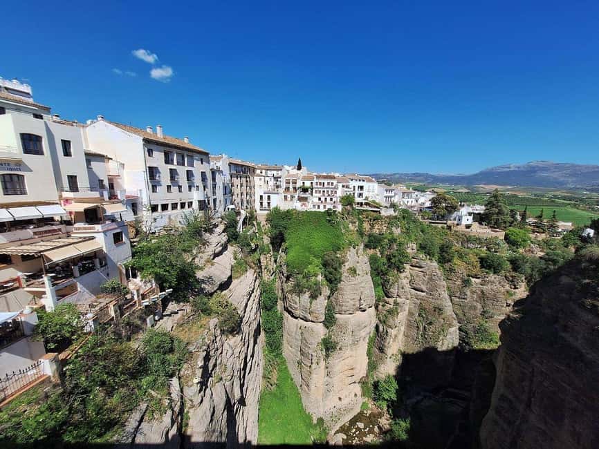 Ronda and White Villages: Small Group Day Trip Experience - Breakfast beside Zahara de la Sierra