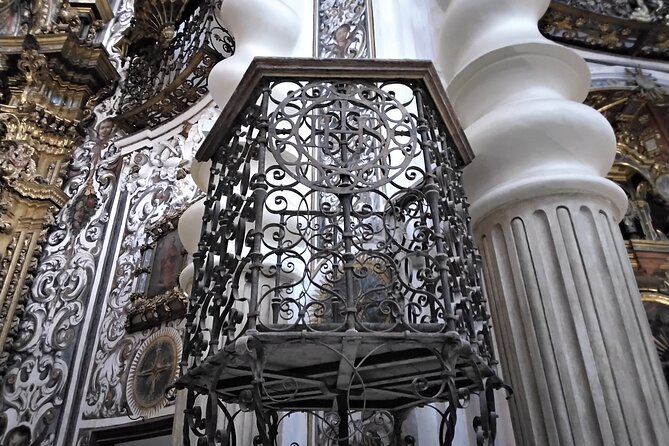 Saint Luis de los franceses Church - Meeting the Guide on San Luis Street