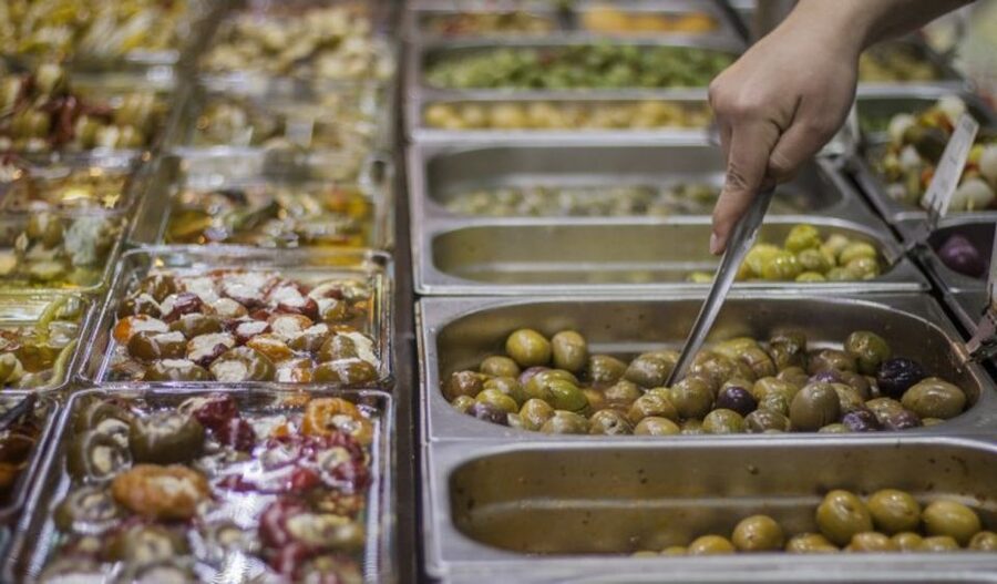 Secret Food Tour Seville - What the guide adds to the meal