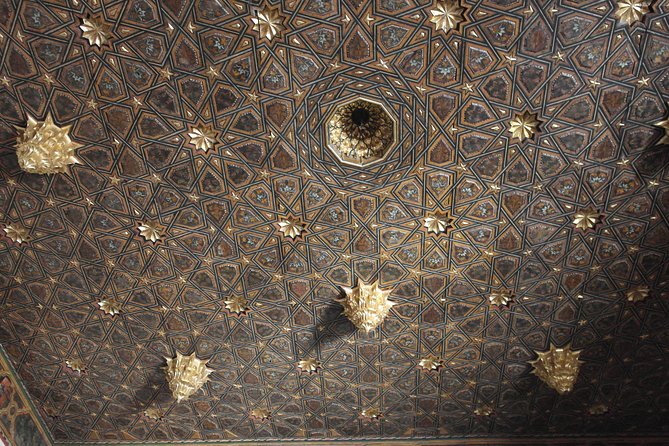 Secret Palaces Tour - Pickup, meeting point, and the shape of the morning