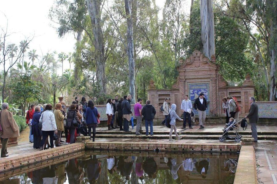 Secrets of Maria Luisa Park and Plaza de Espana - From the Lotos pond to Juanita Reina
