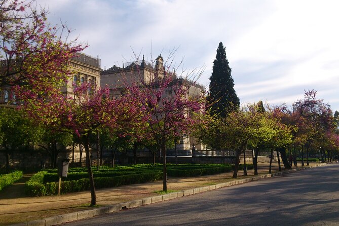 Secrets of Maria Luisa Park and Plaza de España Private Tour - Is $92.27 a fair price?