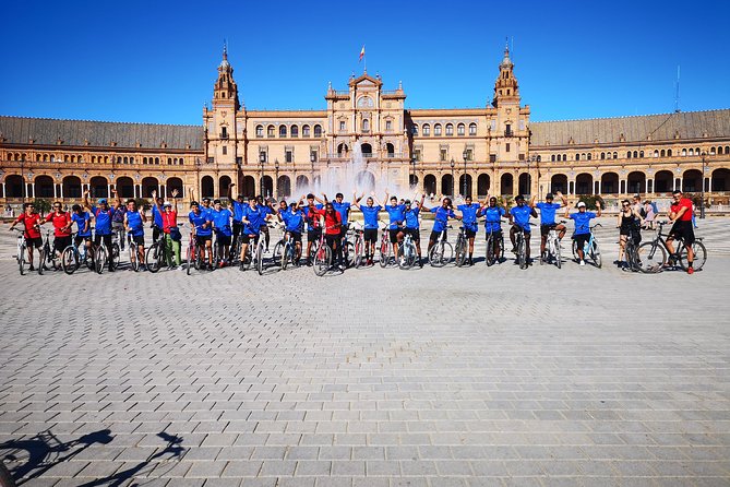 Sevilla Daily Bike Tour - Plaza de España makes a strong finish