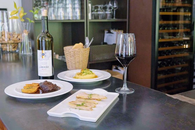 Sevilla Food Tour: Tapas, Wine, History & Traditions - Home-Style Cooking Near Santa María la Blanca