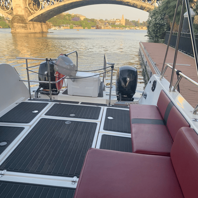 Sevilla: Romantic Boat Ride - A private view of Seville from the Guadalquivir