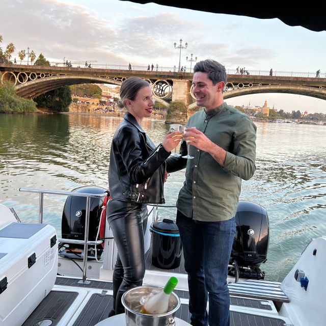 Sevilla: Romantic Boat Ride - What makes this a good Seville date