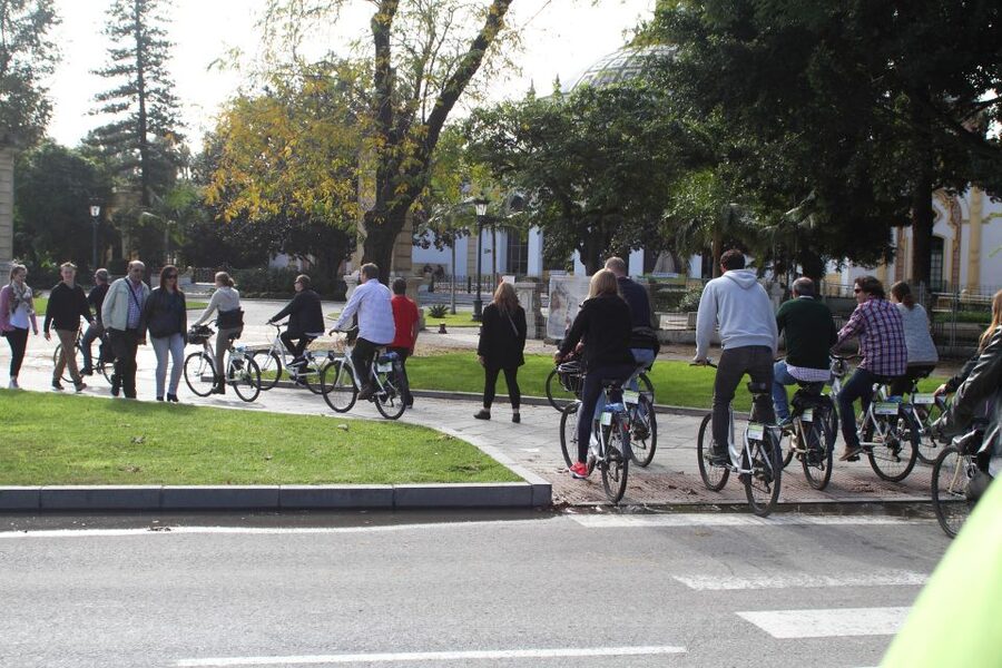 Seville: 1-Day Bike Rental - Picking up the bike at C/ Espronceda