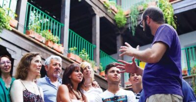 1-Hour Walking Tour Barrio de Santa Cruz