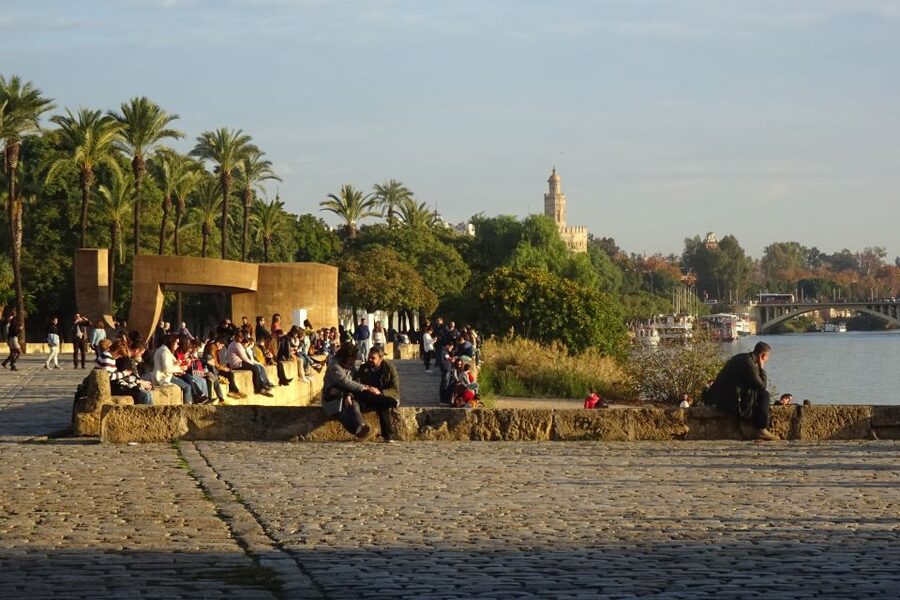 Seville: 2.5-Hour Evening Electric Bike Tour - Why Seville is especially good after sunset