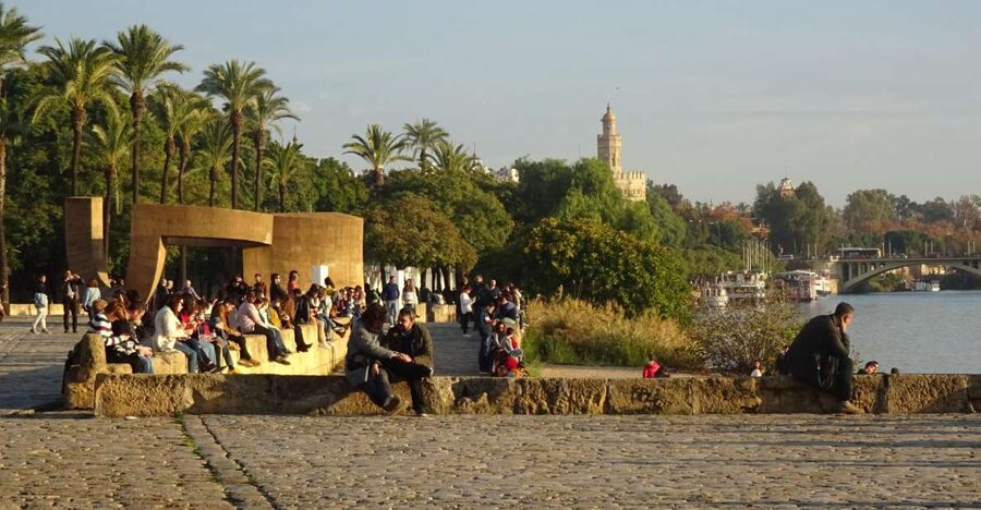 Seville: 2.5-Hour Evening Electric Bike Tour - Plaza de España and Plaza America at blue hour