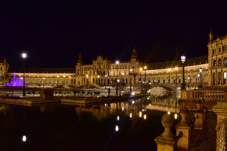 Seville: 2.5-Hour Evening Electric Bike Tour - From Castelar 9 to Maria Luisa Park