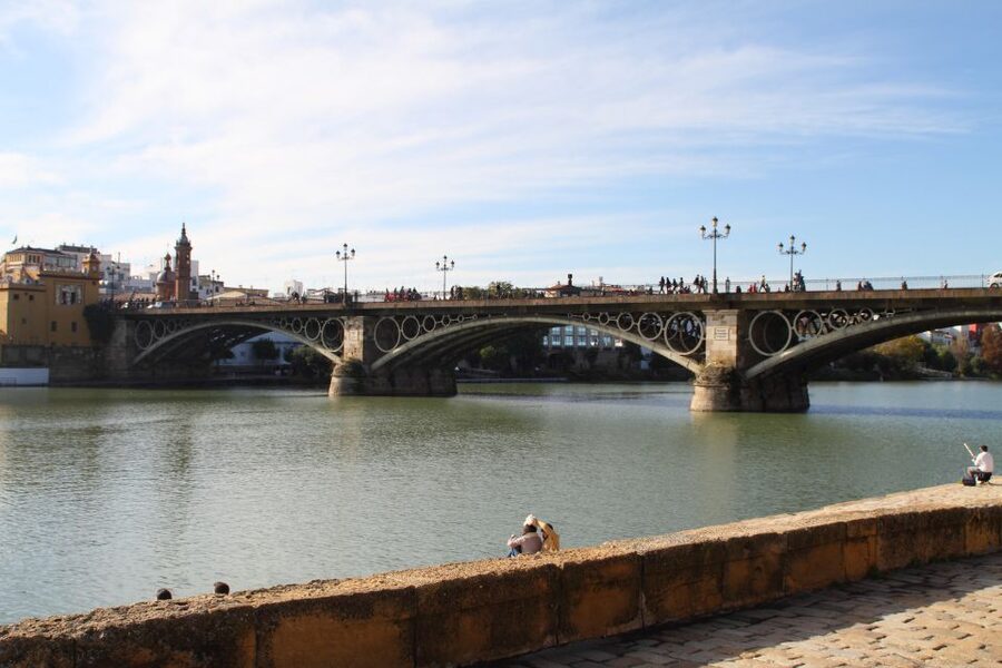 Seville: 3–Hour Bike Tour along the Guadalquivir River - Chapina Gardens and Puente del Cachorro