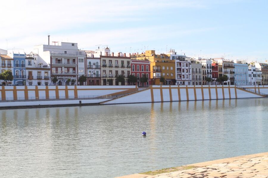 Seville: 3–Hour Bike Tour along the Guadalquivir River - Following the river past the Monument to Tolerance