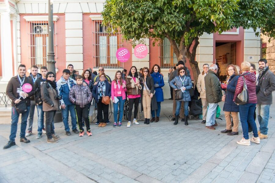 Seville: Alcázar and Cathedral Entry Ticket and Guided Tour - Meeting at Plaza del Triunfo