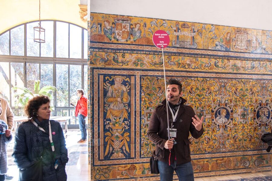 Seville: Alcázar and Cathedral Entry Ticket and Guided Tour - What the Audio System Adds