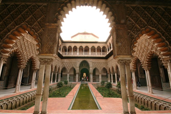 Seville Alcazar, Cathedral and Giralda Skip-The-Line Guided Tour - Seville Cathedral: 40 minutes inside a giant Gothic church