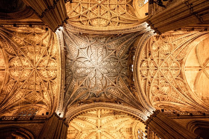 Seville Alcazar, Cathedral and Giralda Skip-The-Line Guided Tour - Timing problems are the biggest practical warning