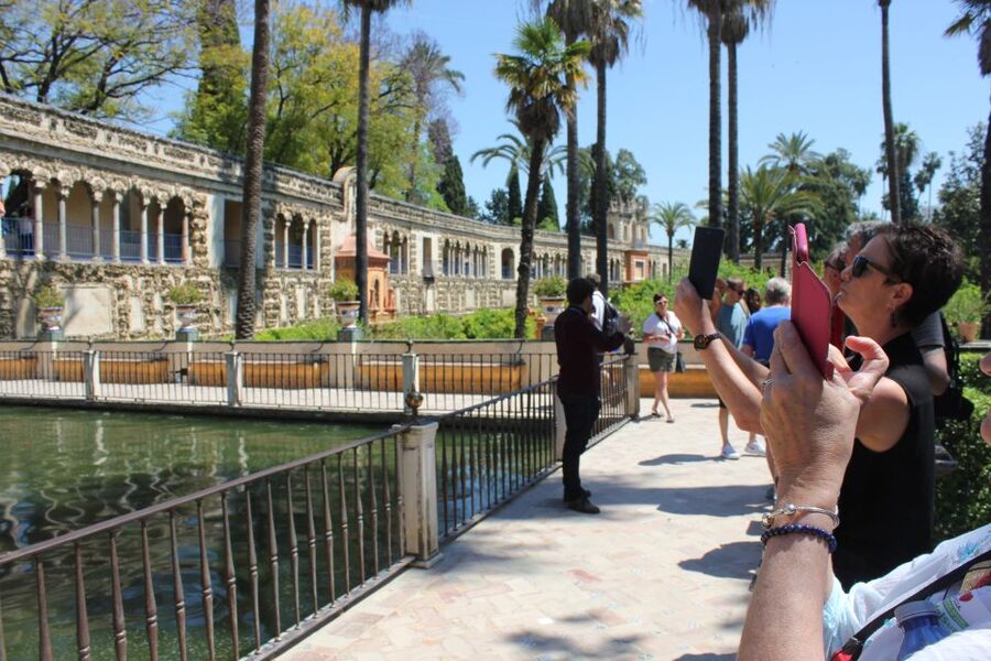 Seville: Alcazar, Cathedral, and Giralda Skip-the-Line Tour - A realistic look at the three-hour pace